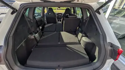 SEAT Tarraco 2023 — SUV 7 places robuste, 150 ch, transmission automatique — Miniatur 12