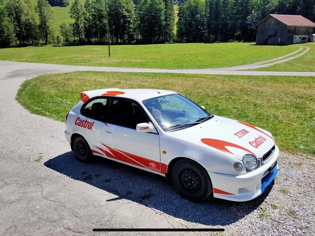 Toyota Corolla 1999 occasion Grund b. Gstaad — 2