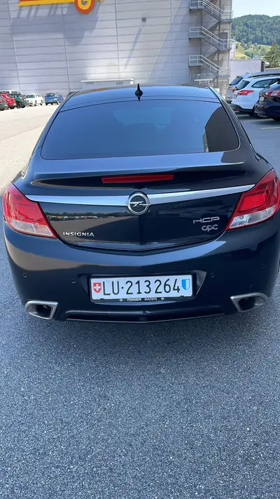 Opel Insignia 2011 — Berline sportive 325 ch, transmission automatique — Seitenansicht