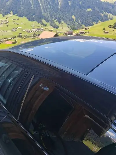 Mercedes-Benz Classe A 200 — Berline compacte premium avec AMG-Line et panoramique — Heckansicht