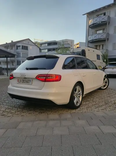 Audi A4 Avant 2015 — Break diesel automatique, 190 ch spacieux — vista posteriore