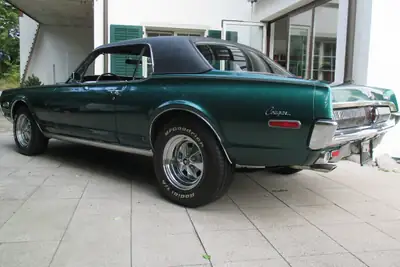Ford Mercury Cougar 1968 — Muscle Car américain légendaire, restauration d'époque — cruscotto