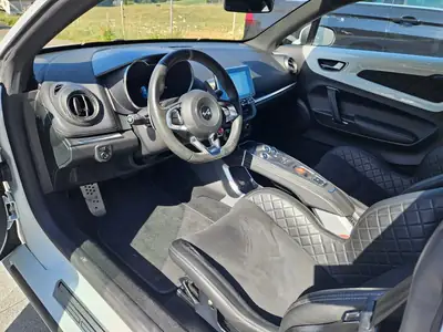 Alpine A110 1.8 TCe 252 ch — La sportive légère de référence, 15'700 km seulement — intérieur