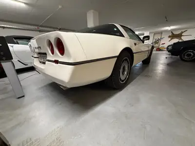 Chevrolet Corvette 1985 — Légendaire muscle car américain, 207 ch purs — interni