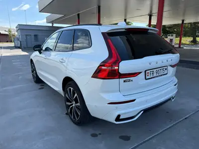 Volvo XC60 Hybrid — SUV premium 310 ch, transmission intégrale, peu kilométré — vista posteriore
