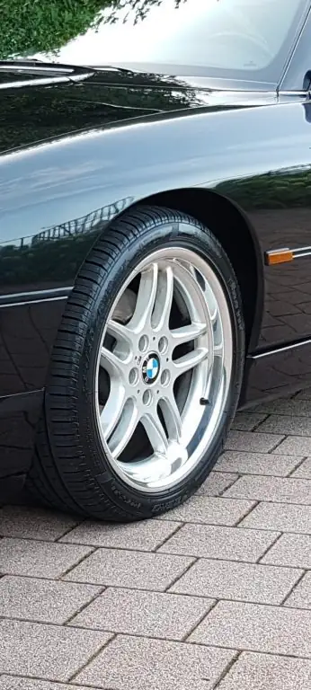 BMW 850 Ci V12 5.4 — Chef-d'œuvre collector, 42'300 km d'origine, BMW Individual — Miniatura 9