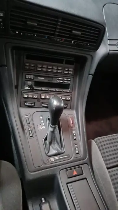 BMW 850 Ci V12 5.4 — Chef-d'œuvre collector, 42'300 km d'origine, BMW Individual — Miniatura 15
