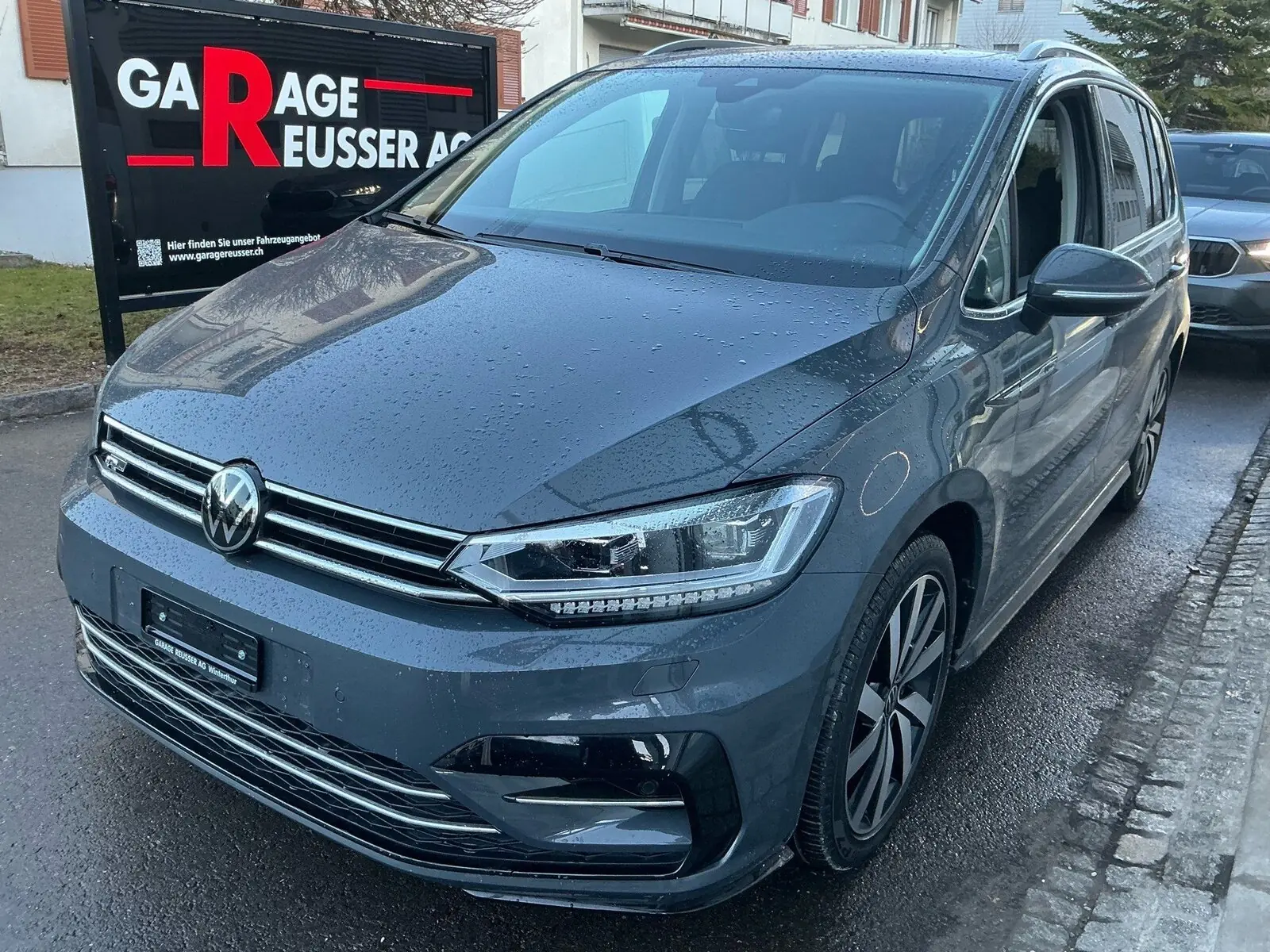 VW Touran 2025 — Monospace 7 places avec toit panoramique et assistances intelligentes