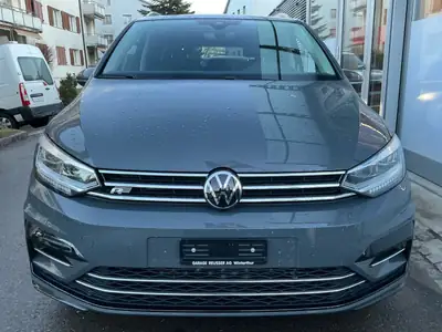 VW Touran 2025 — Monospace 7 places avec toit panoramique et assistances intelligentes — côté