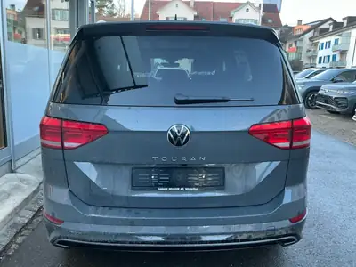 VW Touran 2025 — Monospace 7 places avec toit panoramique et assistances intelligentes — tableau de bord