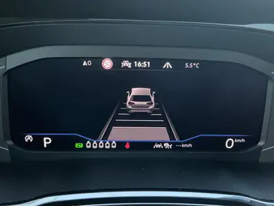VW Touran 2025 — Monospace 7 places avec toit panoramique et assistances intelligentes — Miniature 13