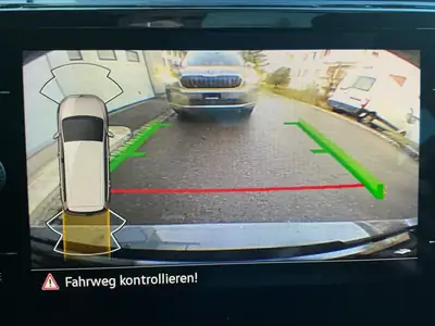 VW Touran 2025 — Monospace 7 places avec toit panoramique et assistances intelligentes — Miniature 18