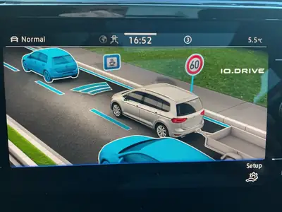 VW Touran 2025 — Monospace 7 places avec toit panoramique et assistances intelligentes — Miniature 20