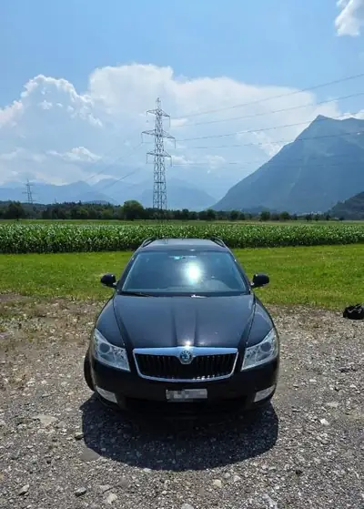 Skoda Octavia Break 160 ch — Familiale robuste, entretien régulier, 143 000 km — vista esterna