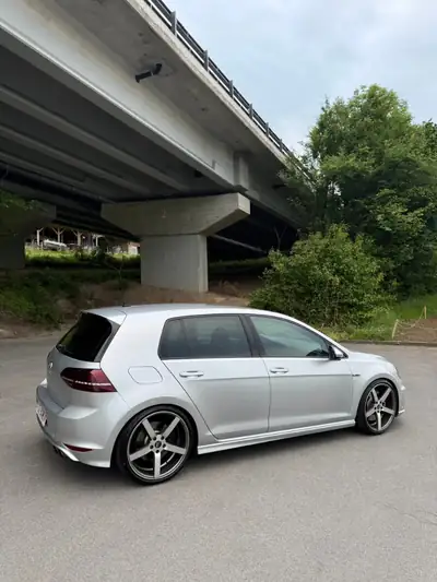 VW Golf 2015 — Berline dynamique 300 ch, transmission automatique intégrale — Seitenansicht