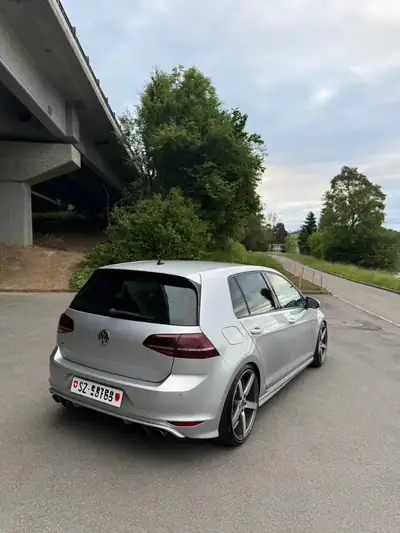 VW Golf 2015 — Berline dynamique 300 ch, transmission automatique intégrale — Innenraum