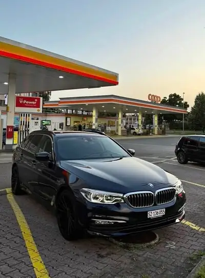 BMW 520 Touring Diesel — Berline familiale spacieuse, motorisation robuste — vista esterna