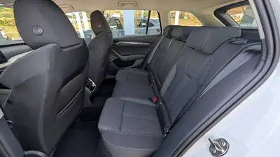Skoda Octavia Mild-Hybrid 150 ch — Berline tchèque efficace et spacieuse — Thumbnail 8