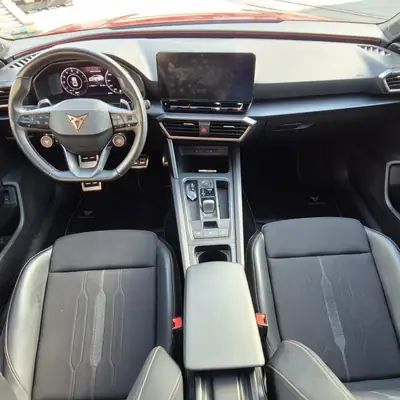Cupra Leon ST 2.0 TSI 310 ch — Break sportif 4×4, 106'000 km, révision complète — tableau de bord