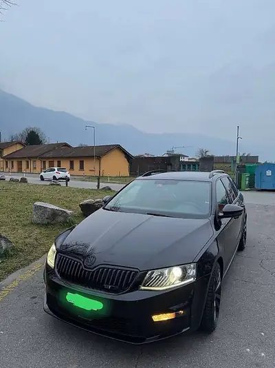 Skoda Octavia RS 2.0 TDI 2017 — Break diesel performant, entretien complet — Innenraum