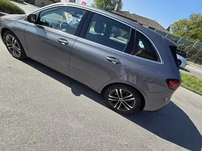 Mercedes-Benz Classe B 200 Diesel — Compacte polyvalente, 14'000 km seulement — fianco