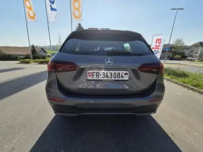 Mercedes-Benz Classe B 200 Diesel — Compacte polyvalente, 14'000 km seulement — interni