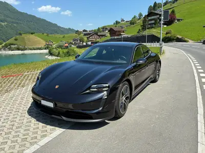 Porsche Taycan 4S — Électrique haute performance, batterie neuve garantie 8 ans — vue extérieure