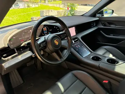 Porsche Taycan 4S — Électrique haute performance, batterie neuve garantie 8 ans — tableau de bord