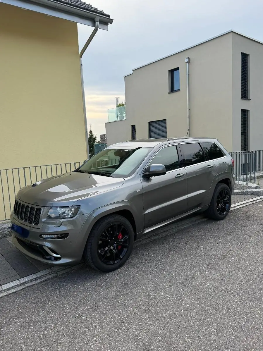 Jeep Grand Cherokee 468 ch — SUV premium all-wheel drive, attelage 3.5t inclus