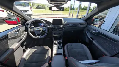 Ford Kuga Full Hybrid — SUV polyvalent, 42 900 km, motorisation écologique — détail