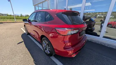 Ford Kuga Full Hybrid — SUV polyvalent, 42 900 km, motorisation écologique — intérieur