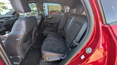Ford Kuga Full Hybrid — SUV polyvalent, 42 900 km, motorisation écologique — Miniature 9