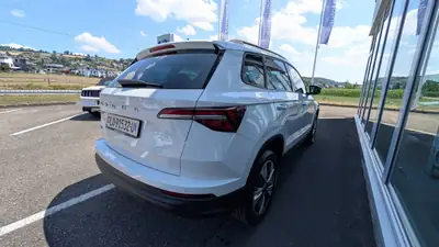 Skoda Karoq 2023 — SUV compact fiable, 76 500 km, transmission automatique — arrière