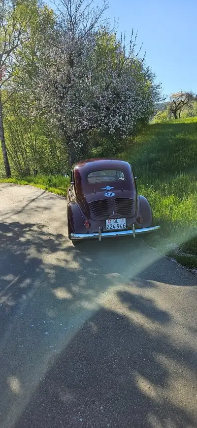 Renault 4 CV 1953 — Légende automobile restaurée, moteur Gordini, carosserie saine — vista posteriore