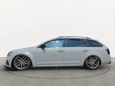 Skoda Octavia Break 290 ch — Break sportif transformé, entretien irréprochable — Heckansicht