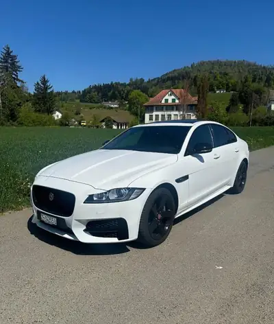 Jaguar XF Break 2018 — 250 ch, transmission automatique, état impeccable — Außenansicht
