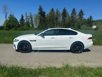 Jaguar XF Break 2018 — 250 ch, transmission automatique, état impeccable — Armaturenbrett