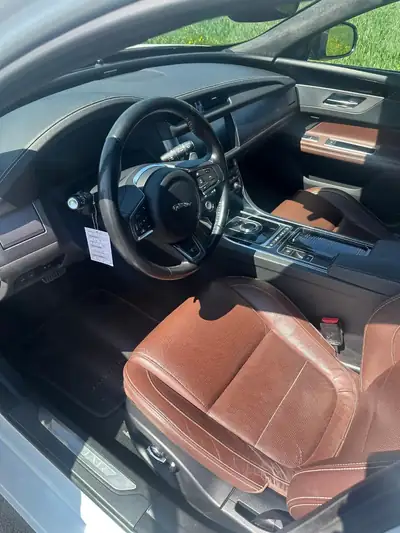 Jaguar XF Break 2018 — 250 ch, transmission automatique, état impeccable — Miniatur 12