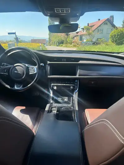 Jaguar XF Break 2018 — 250 ch, transmission automatique, état impeccable — Miniatur 14