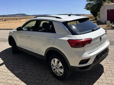 VW T-Roc 2021 — SUV compact blanc bien entretenu, frelaté MFK + pneus neufs — Detail