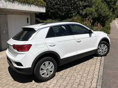 VW T-Roc 2021 — SUV compact blanc bien entretenu, frelaté MFK + pneus neufs — Miniatur 8