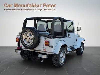 Jeep Wrangler Laredo 1992 — Légendaire 4x4 avec moteur 6 cylindres et faible kilométrage — détail