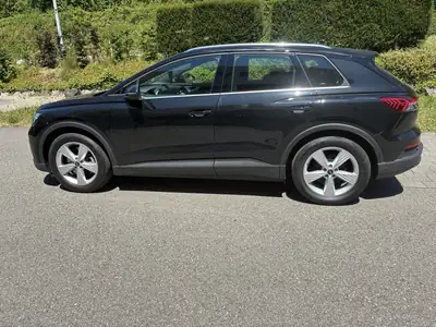Audi Q4 e-tron — SUV électrique performant, 41'000 km seulement — Seitenansicht
