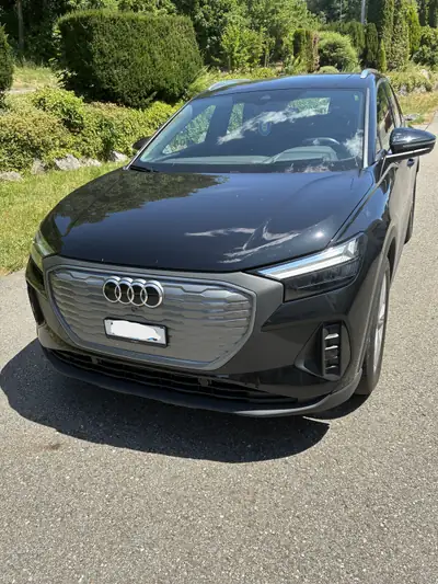 Audi Q4 e-tron — SUV électrique performant, 41'000 km seulement — Außenansicht