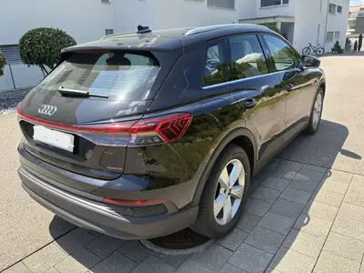 Audi Q4 e-tron — SUV électrique performant, 41'000 km seulement — Heckansicht