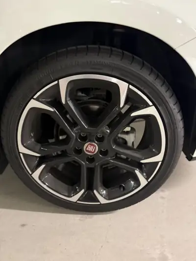 Fiat Tipo Break 2023 — Polyvalence familiale, 6500 km seulement — Miniatura 14