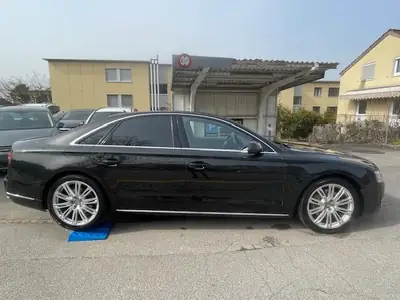 Audi A8 2014 — Berline de prestige diesel, grand service effectué — vista posteriore