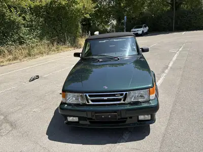 SAAB 900 Cabriolet 1992 — Roadster suédois légendaire, 175 ch dynamiques — vista esterna