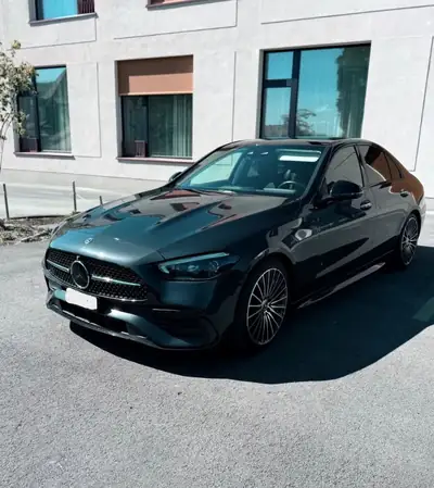 Mercedes-Benz C 200 Avantgarde 4MATIC — Berline premium Mildhybrid, révisée MFK — Außenansicht