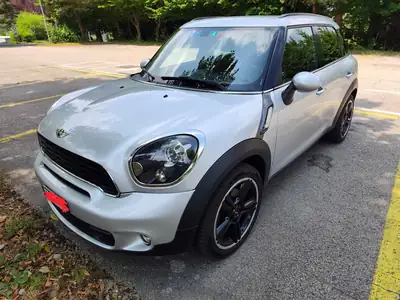 MINI Countryman Diesel 143 ch — SUV compact robuste, transmission manuelle — vue extérieure